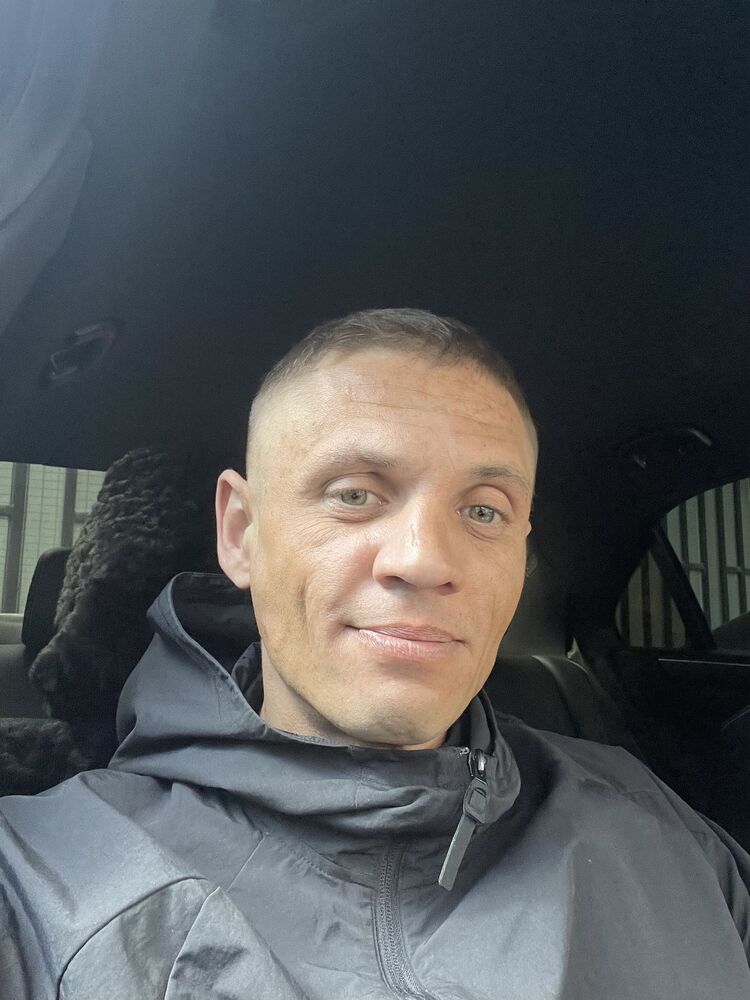  49120030  Vitaly, 42 ,    
