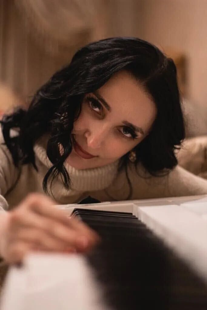  52393120  Laki, 37 ,    