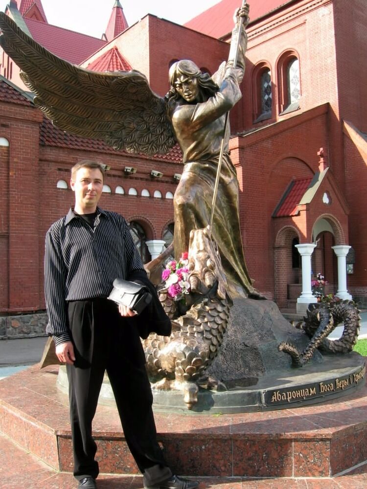  25827530  Viktor, 53 ,    