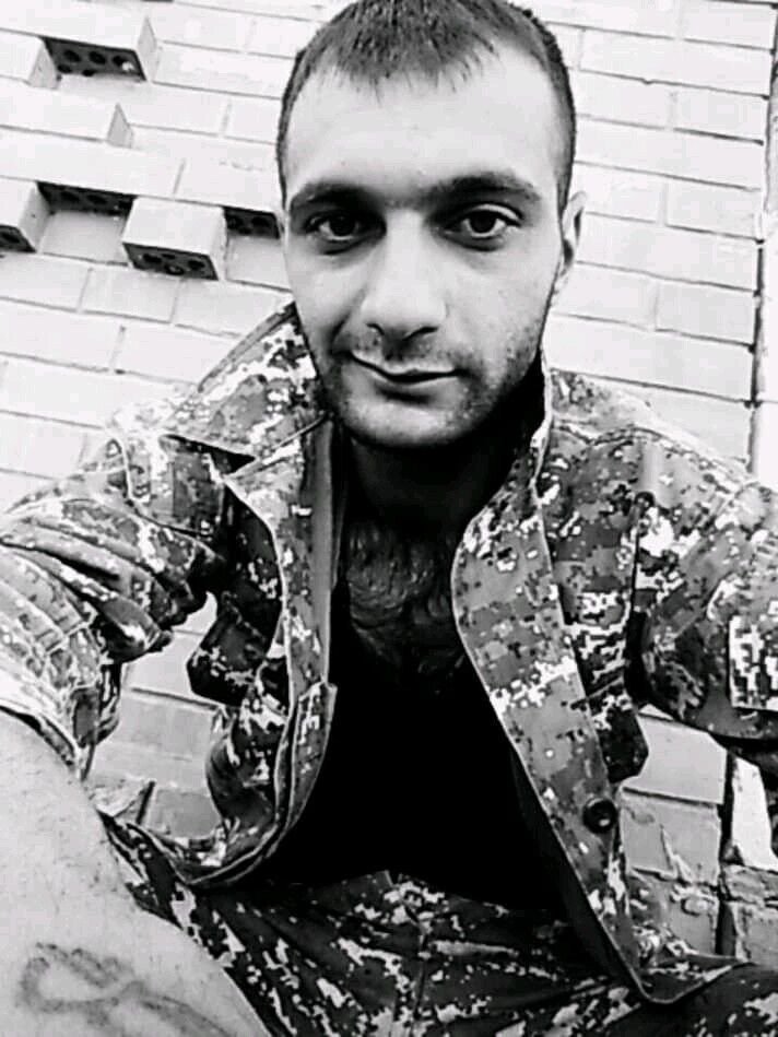  26238230  Arman, 32 ,    