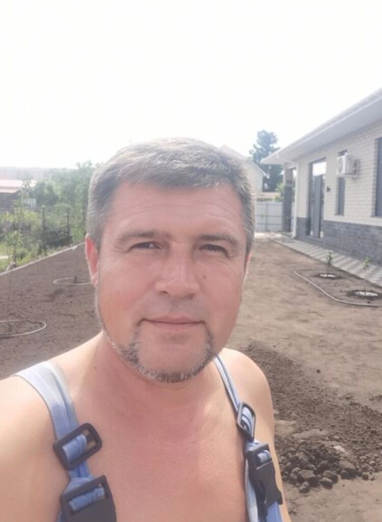  48714540  Ruslan, 45 ,    