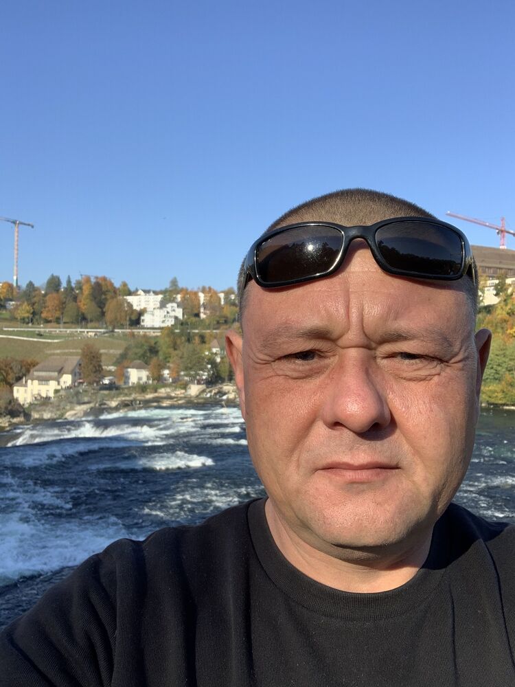  27484710  Valeriu, 46 ,    Thun