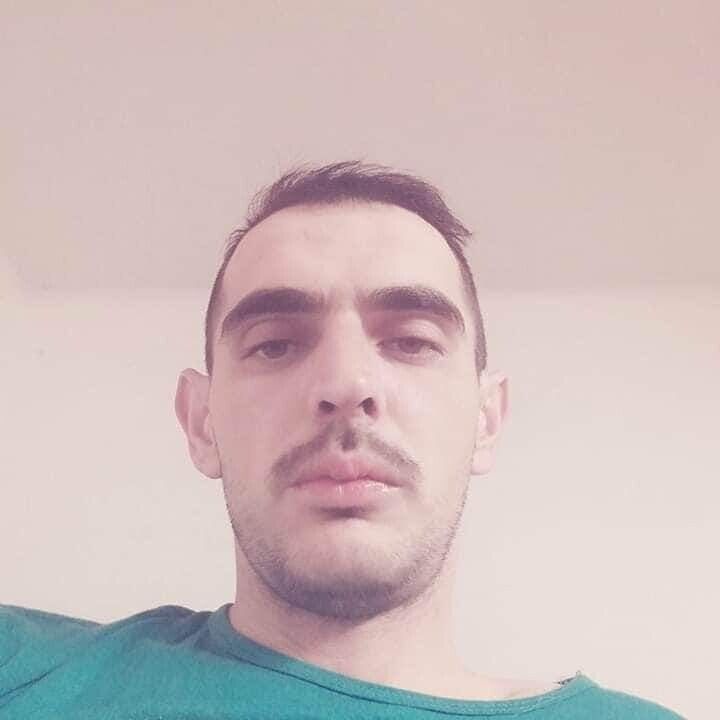  21136760  , 30 ,    Pelhrimov
