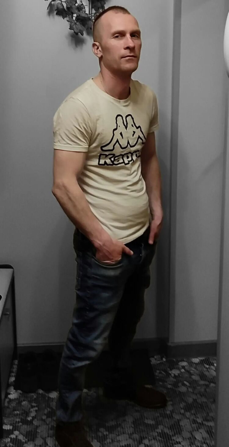  46361760  Aleksandr, 37 ,    