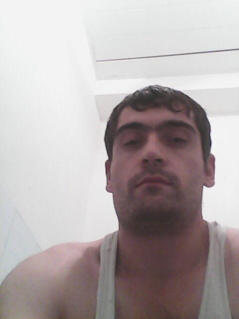  6076120  Mahmud, 37 ,    