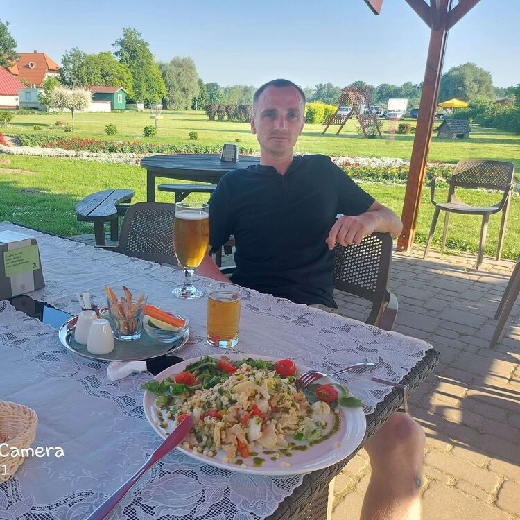  29147520  Stanislav, 39 ,    