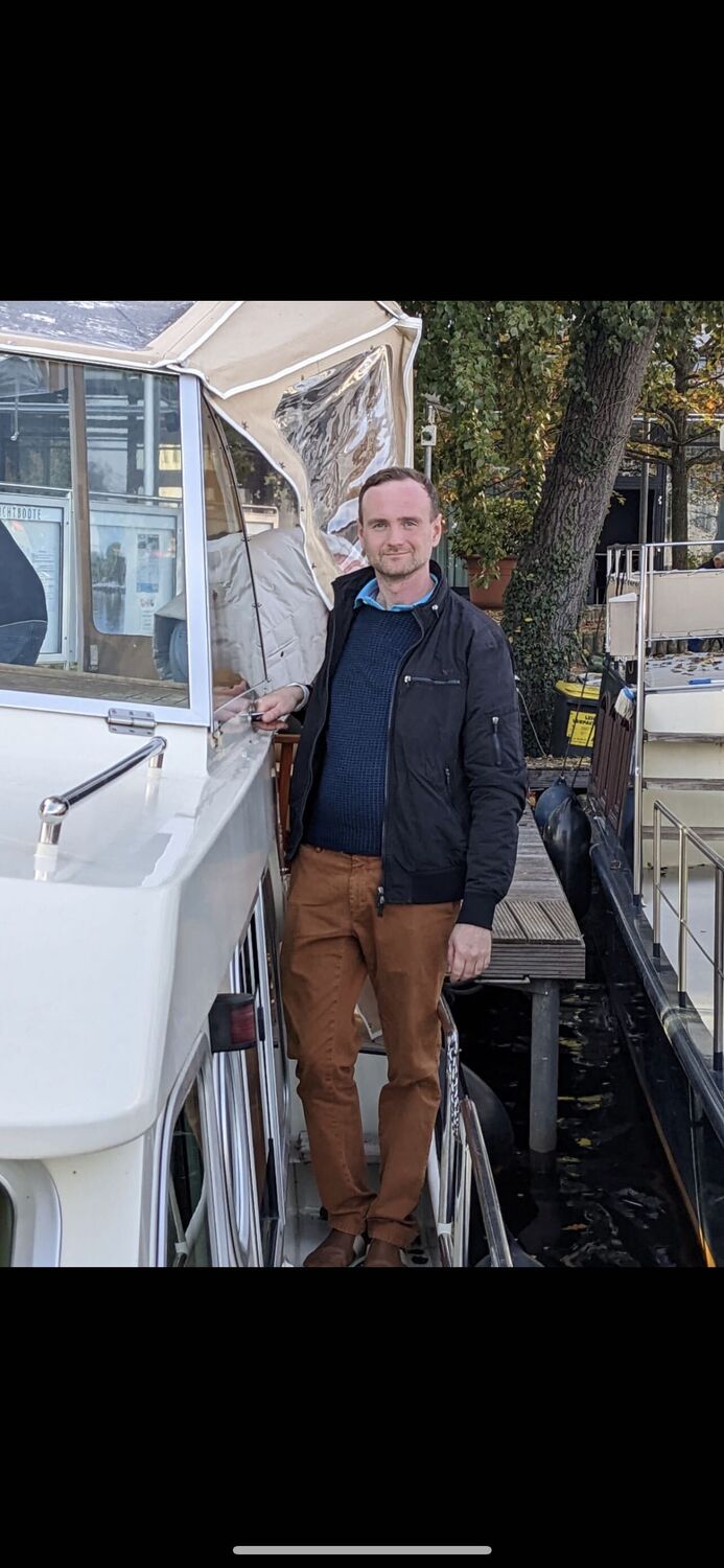  36777460  Leonid, 39 ,    -