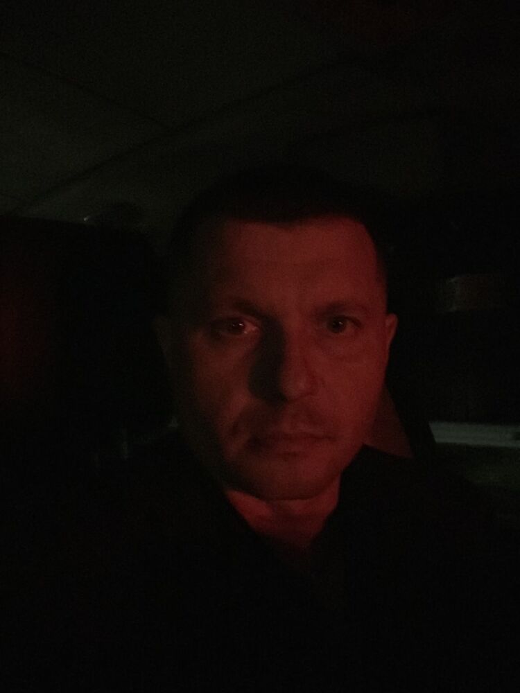  17948230  Alex, 46 ,    