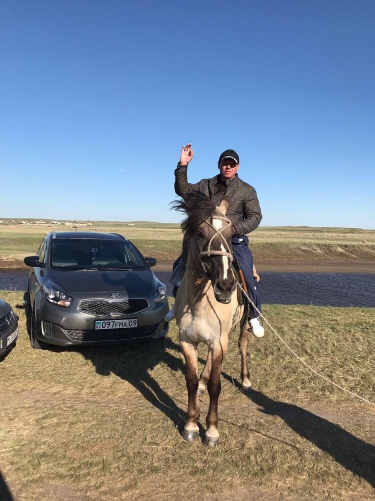  ,   Viktor, 46 ,   