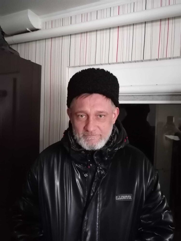  --,    , 44 ,   ,   
