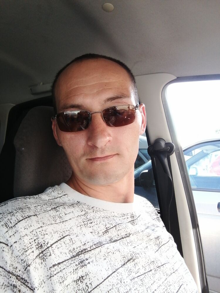  25149830  VLADIMIR, 45 ,    