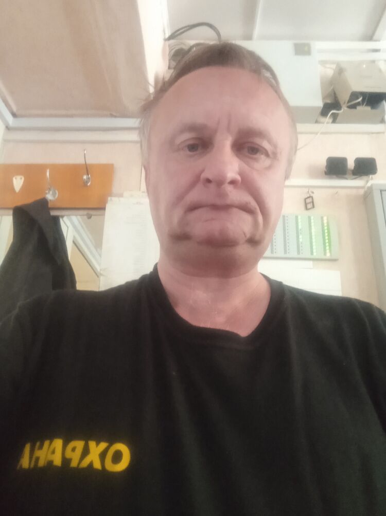  46037310  , 51 ,    