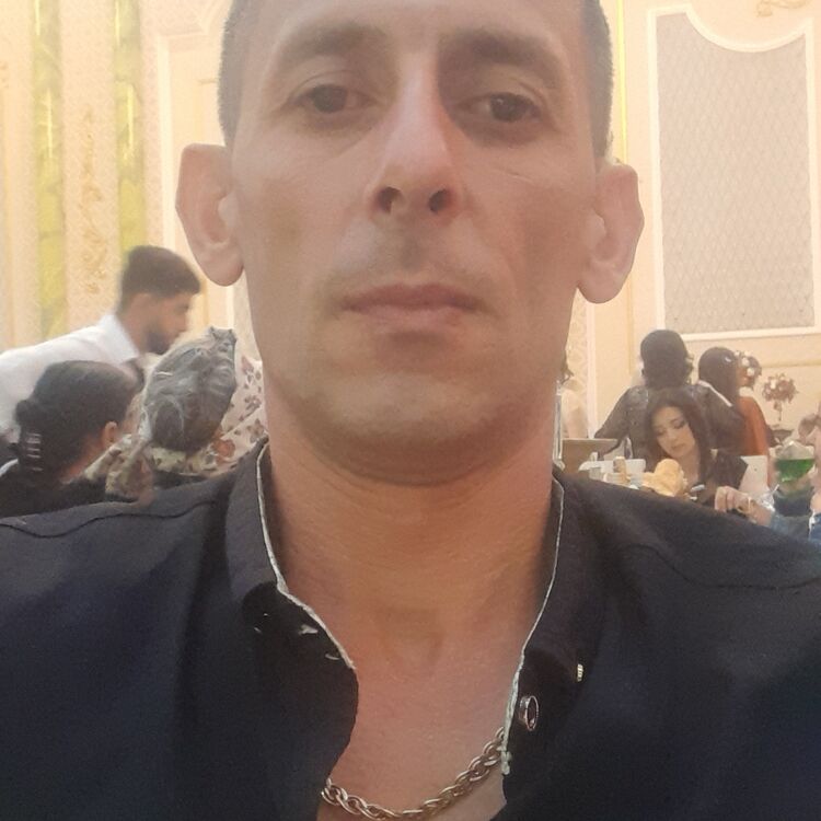 52456700  Beyler, 33 ,    