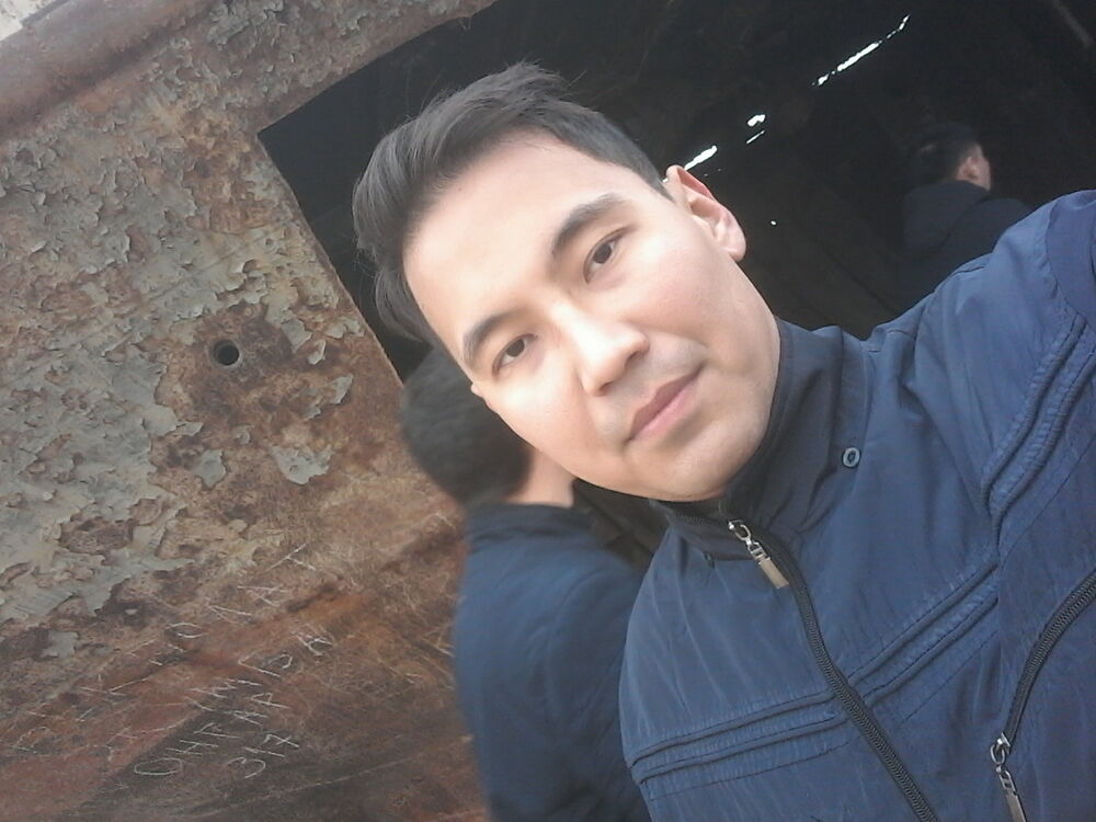  18909030  Nikiy Kim, 34 ,    