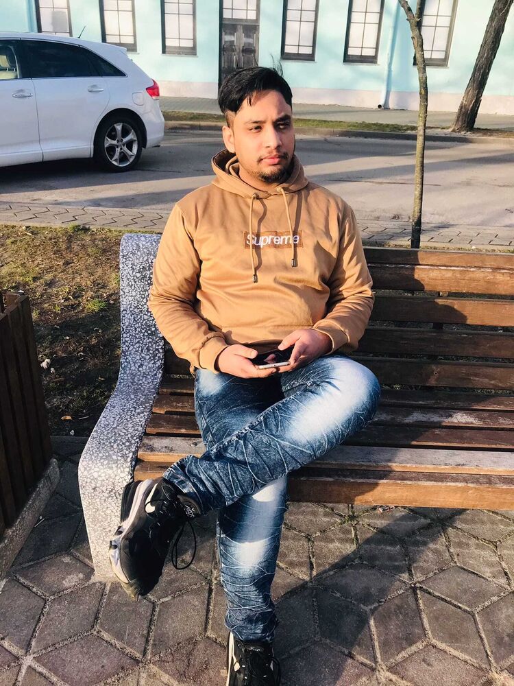  ,   Malik Bilal, 25 ,   ,   