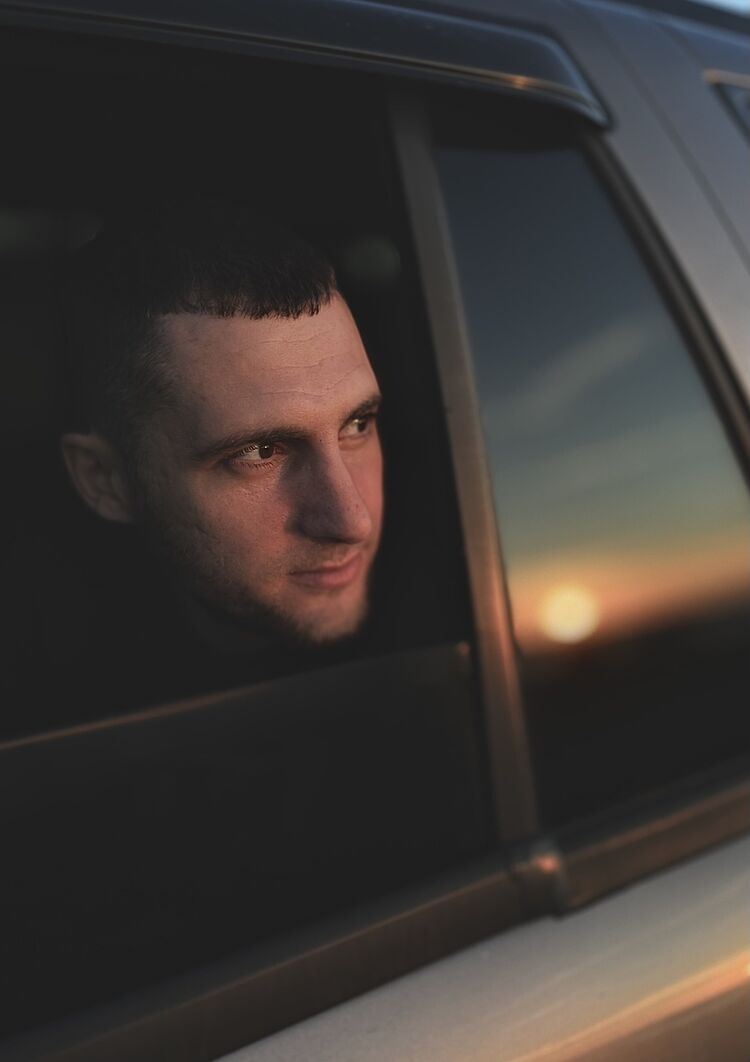  37107310  , 32 ,    -