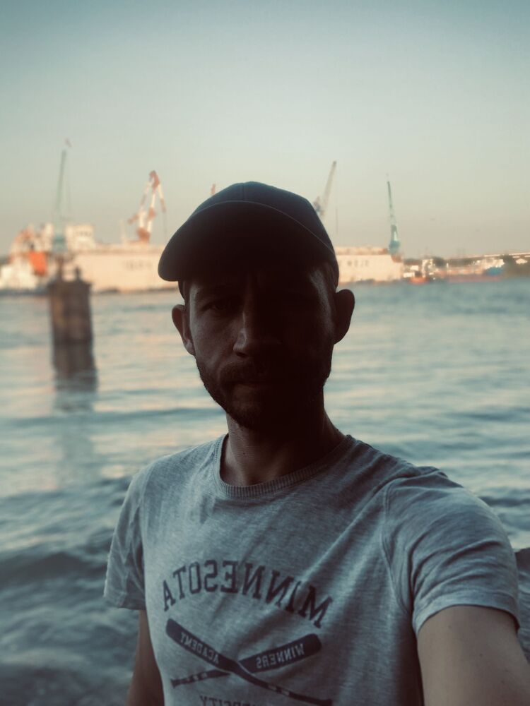  --,   , 33 ,   