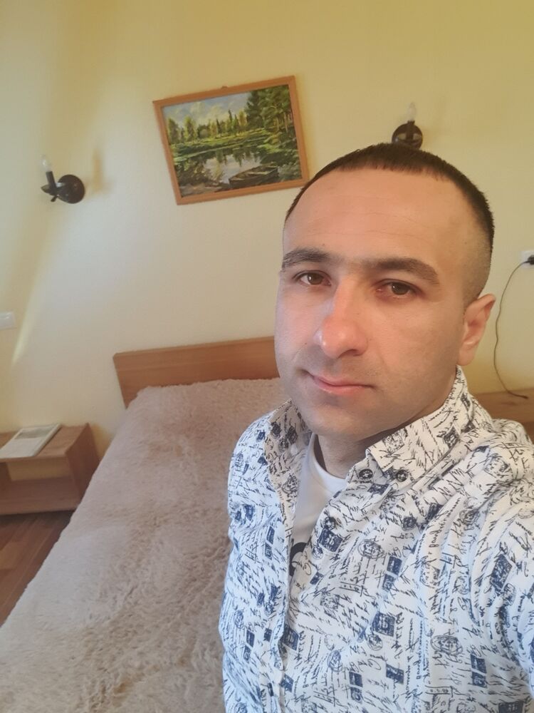  34725870  DjoNi, 32 ,    