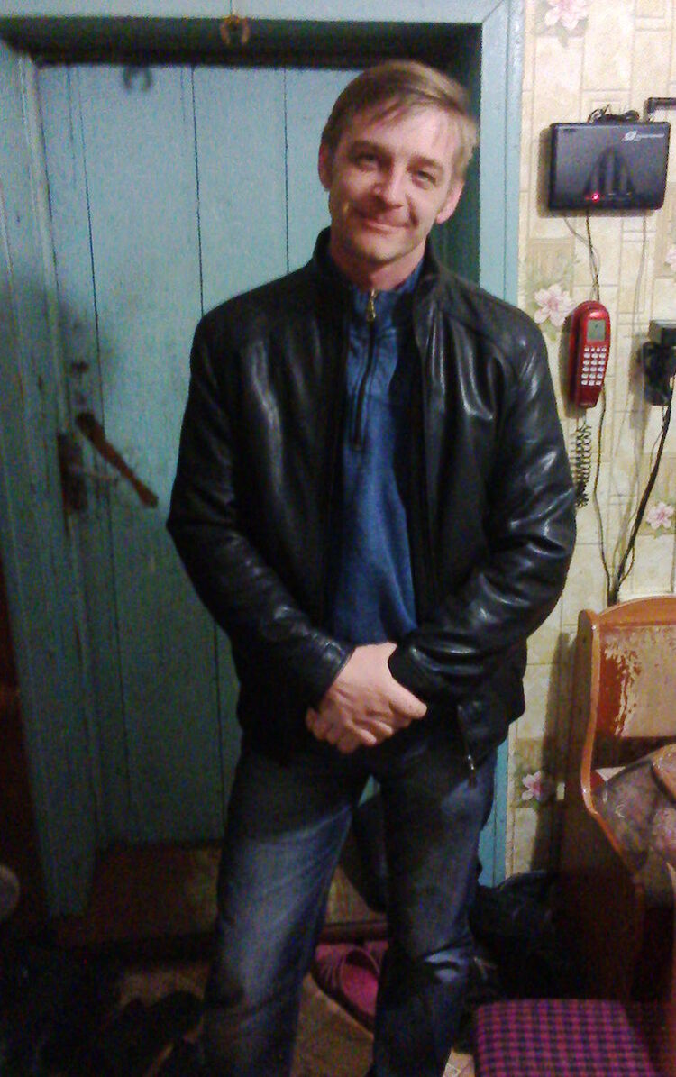 ,   Jon, 44 ,     , c 