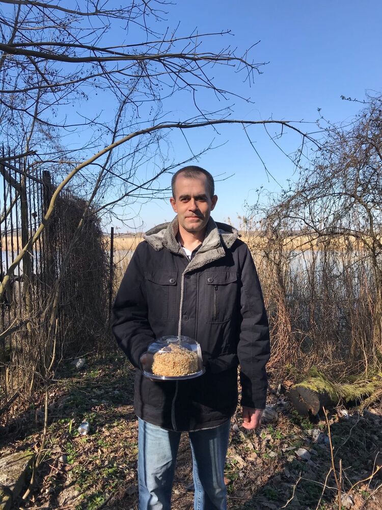  ,   Dima, 42 ,   ,   
