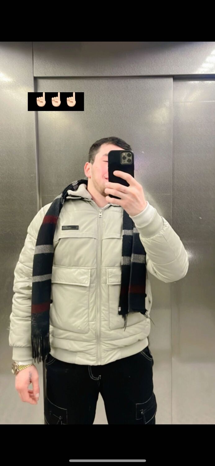  48309840  Farid, 24 ,    -