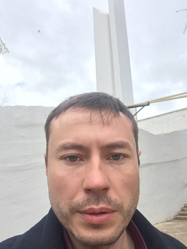  ,   Russs, 39 ,  