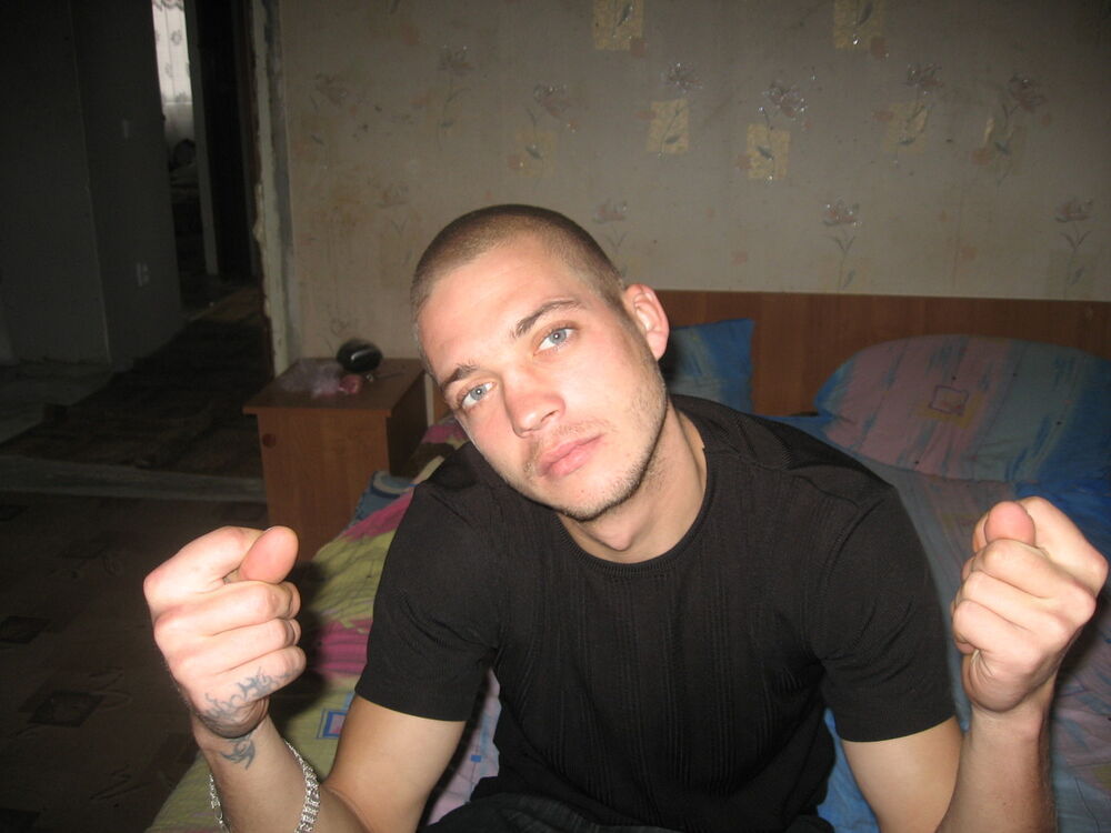  5427950  Artem, 41 ,    
