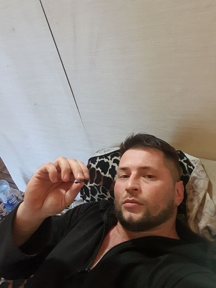  35610870  , 44 ,     