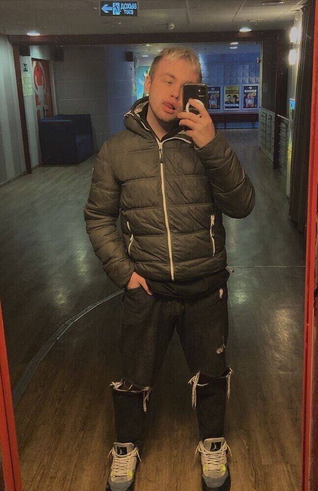  33784290  Alex, 23 ,    