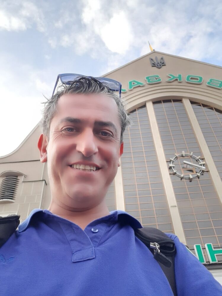  ,   Ozgur, 48 ,   ,   , c 