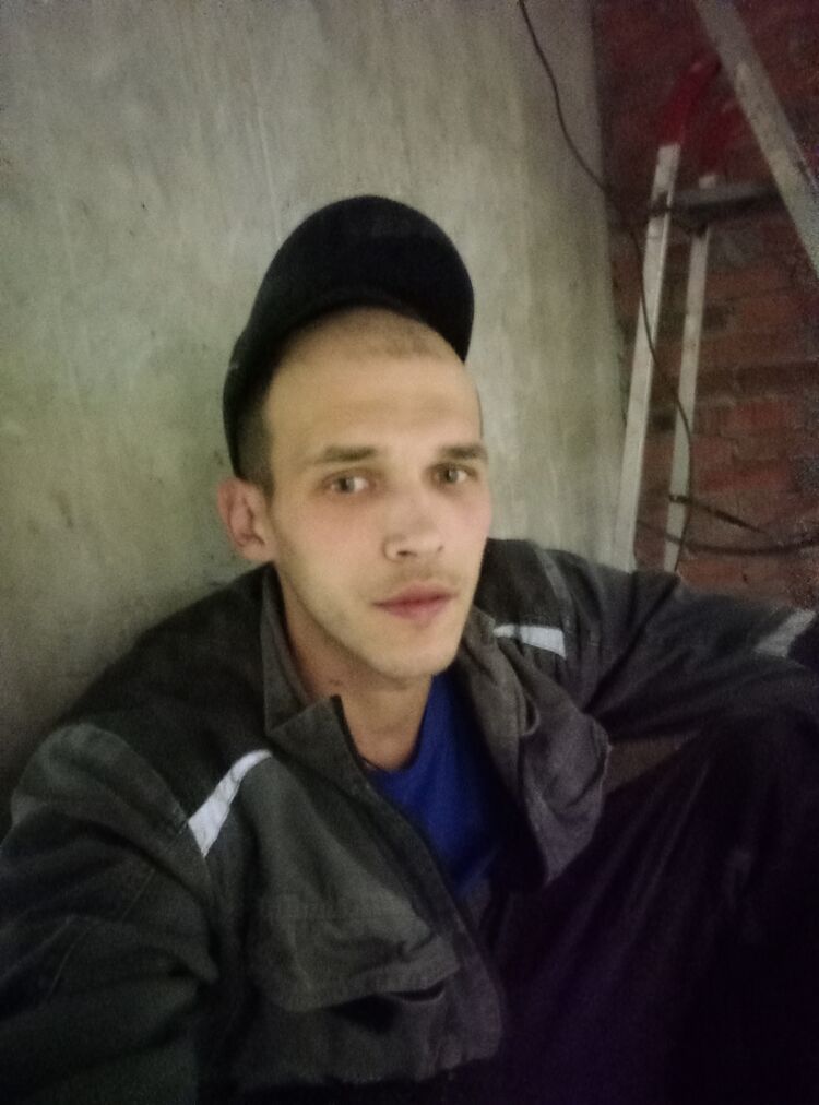  29399490  Ivan, 33 ,    