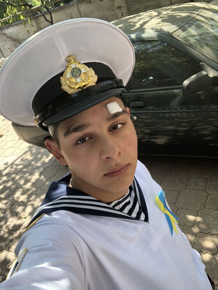  18075060  , 24 ,    