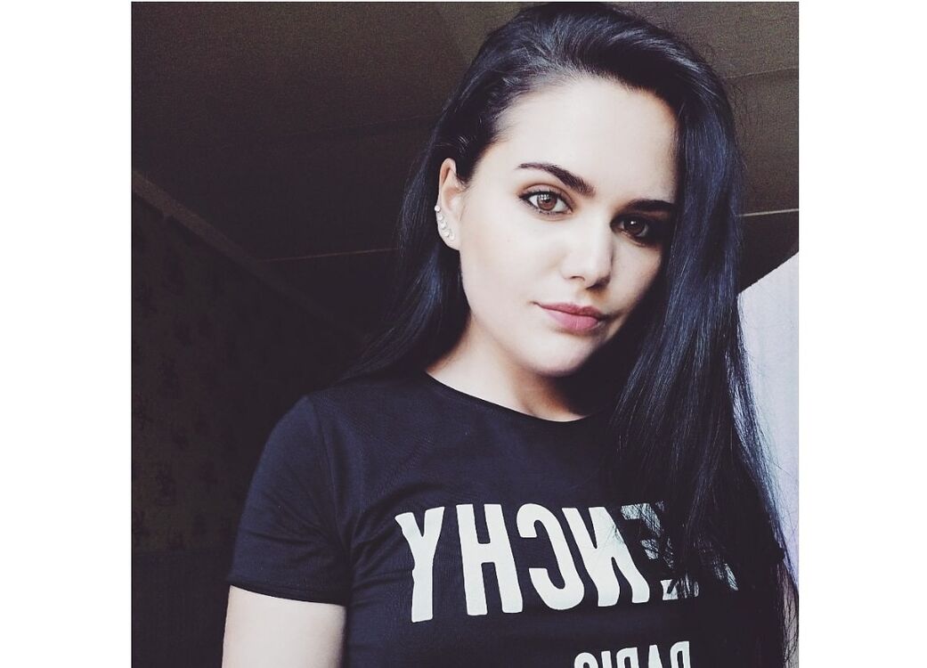  ,   Viki, 24 ,  