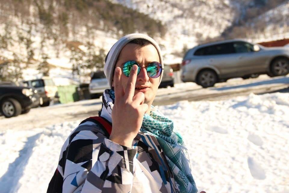  18803720  Irakli, 35 ,    