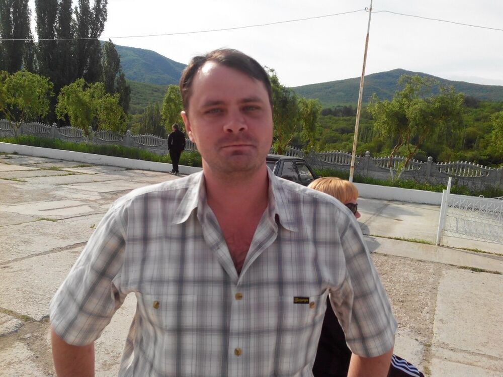  ,   Alex, 42 ,   