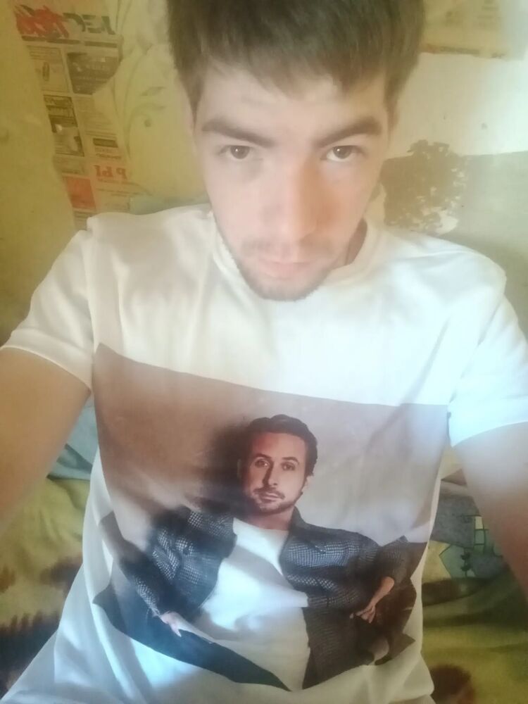  37230950  Sergey, 21 ,    