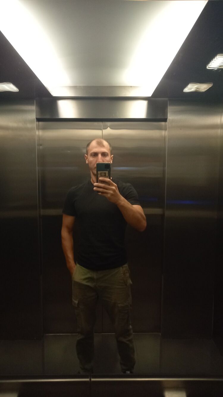  ,   Artur, 31 ,   ,   