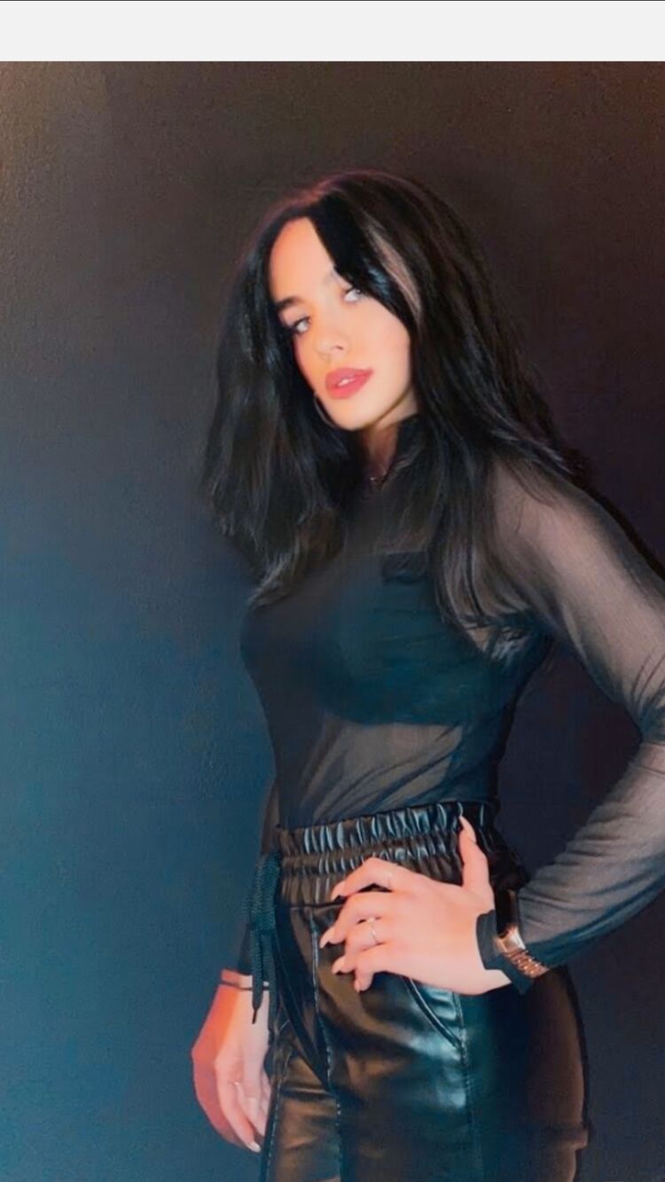  26585600  Alena, 36 ,    