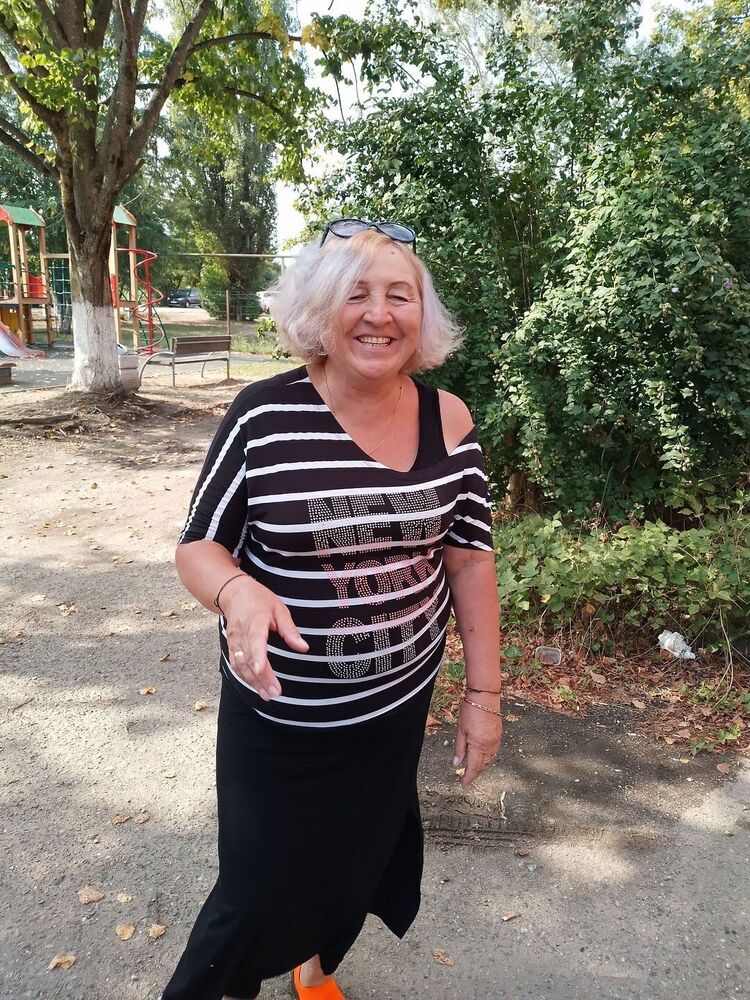  ,   Irina, 61 ,   c 