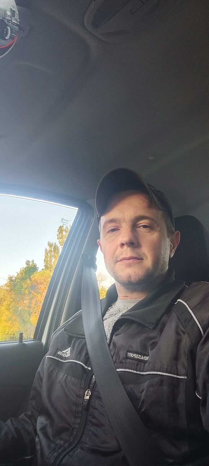  48347350  Stanislav, 38 ,    