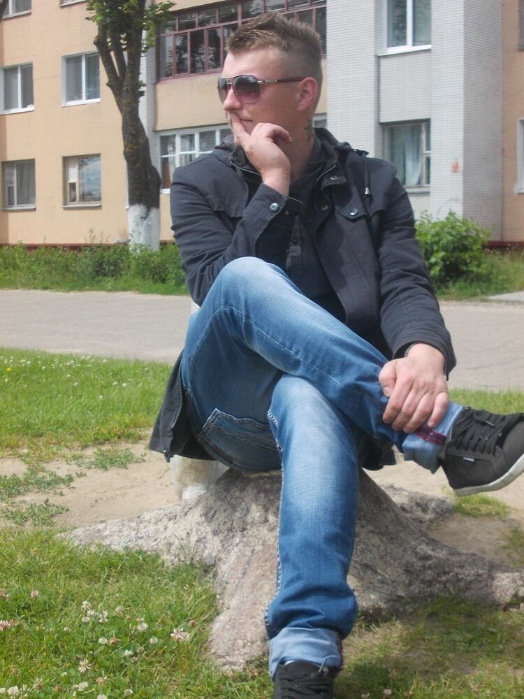  5615080  Sasha dudek, 36 ,    