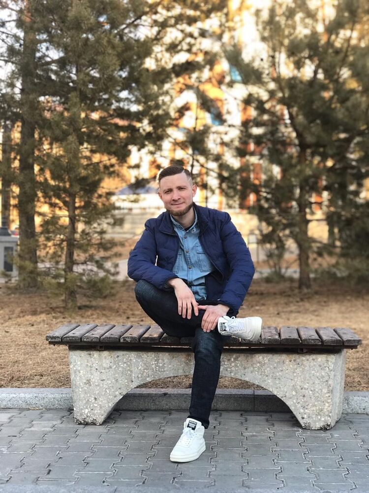  16034200  Pavel, 40 ,    