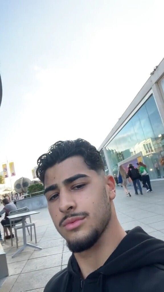  Onitsha,   Kevin, 61 ,   ,   