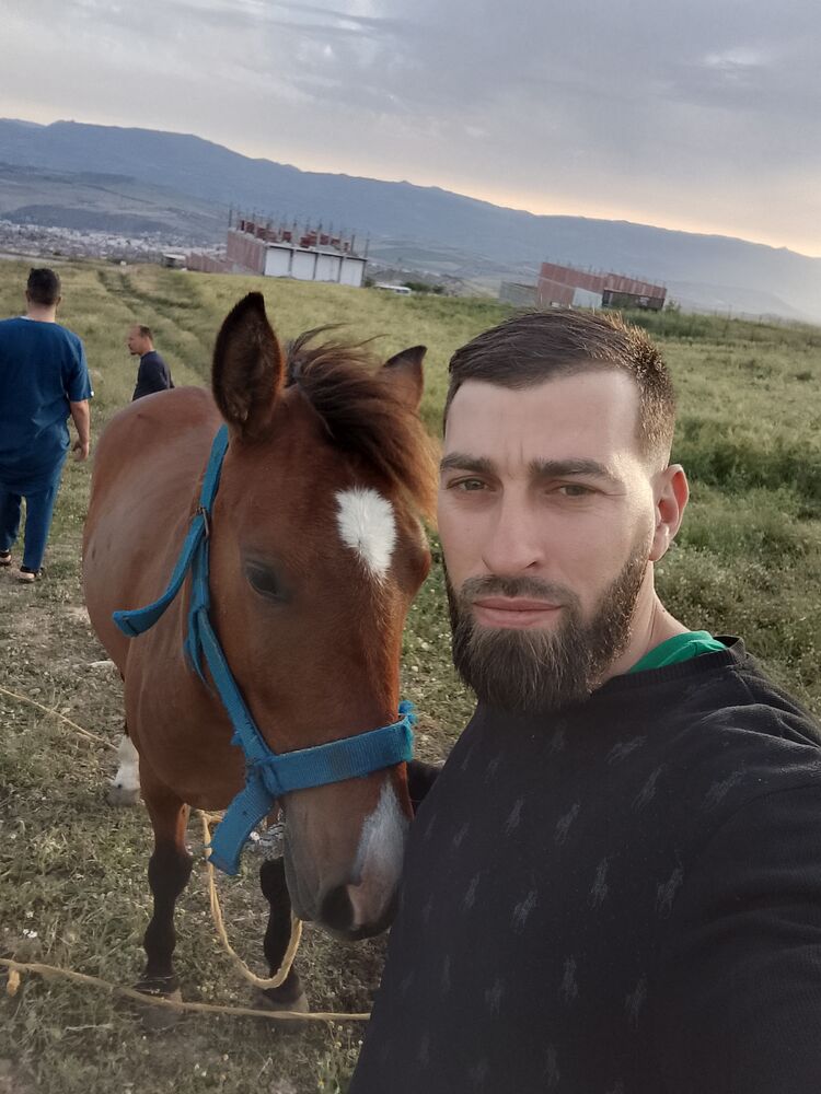  51701800  Kachoud, 30 ,    