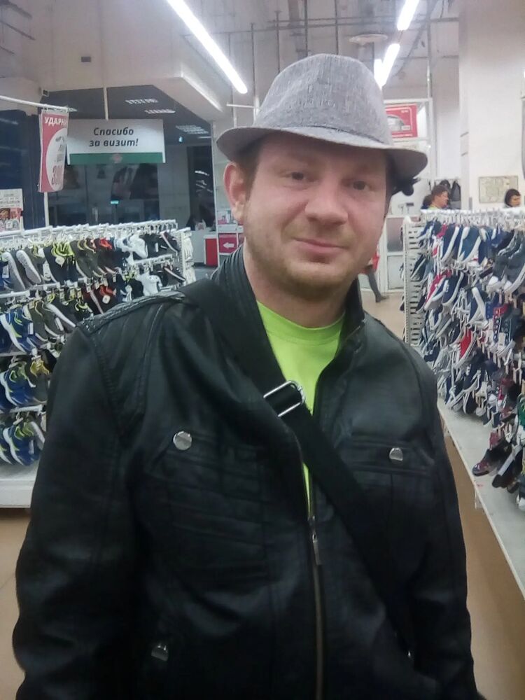  ,   Anton, 39 ,   ,   