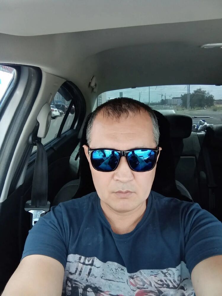  ,   Ruslan, 48 ,   ,   , c , 