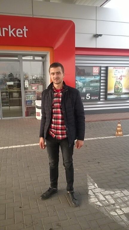  ,   Artur, 33 ,   ,   , c 
