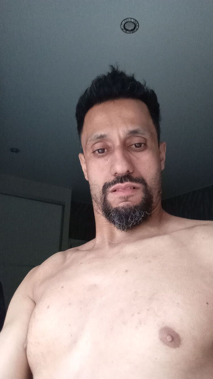  51323590  Marouane, 44 ,    