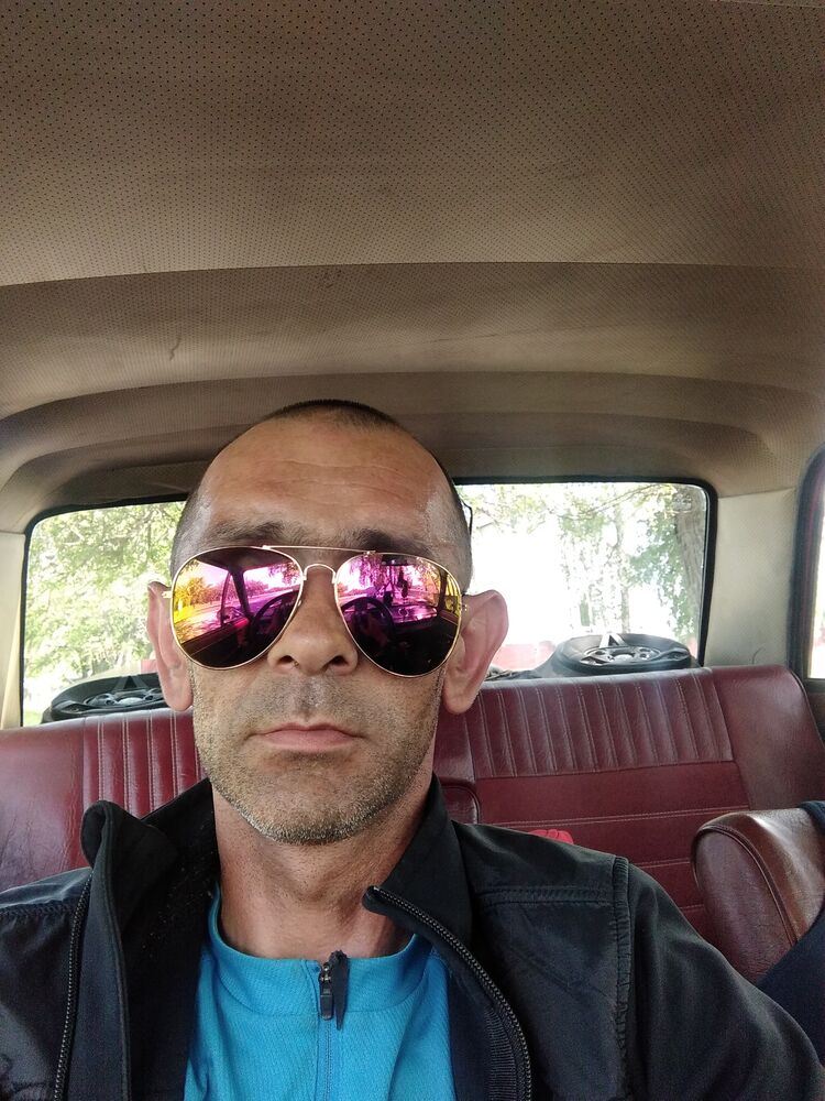  24372570  , 49 ,    