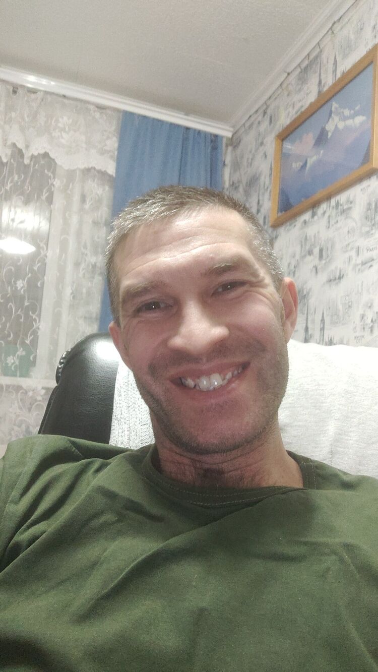  -,   Nikolas, 25 ,   ,   , c , 